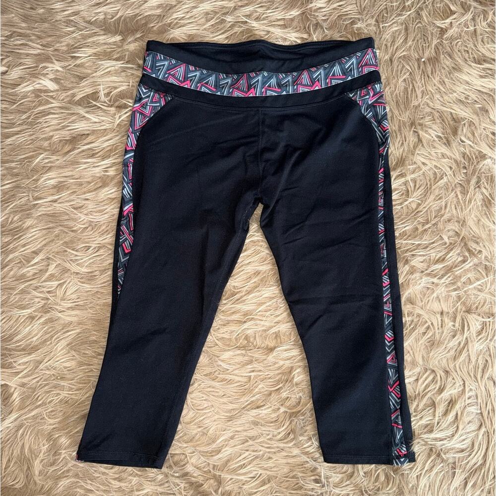 Fabletics Tribal Print Capri Legging Women's size L